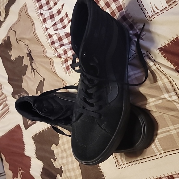 Vans - Picture 3 of 3